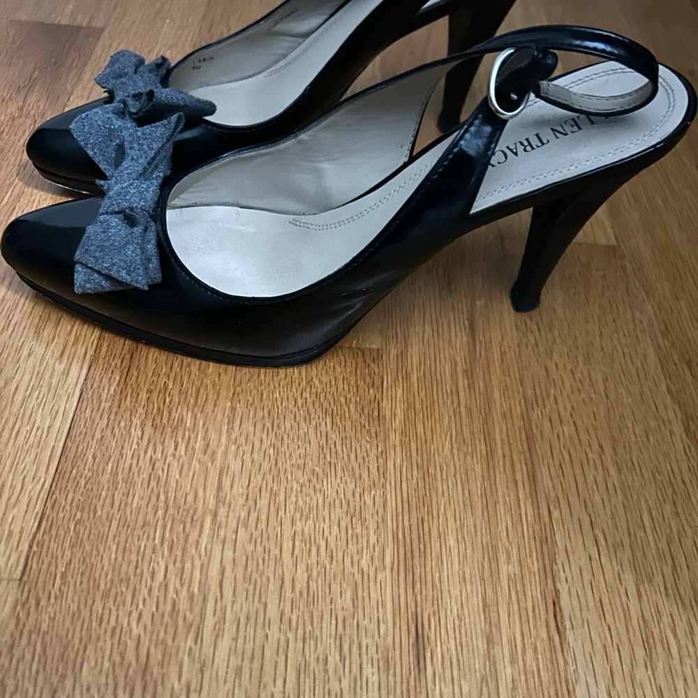 Ellen Tracy Black and Gray Women's Heels